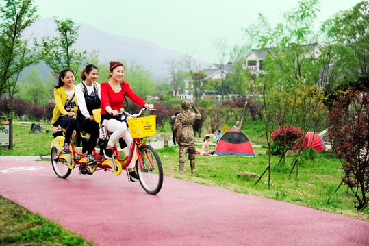 Jiangsu media tour arrives in Shitang village