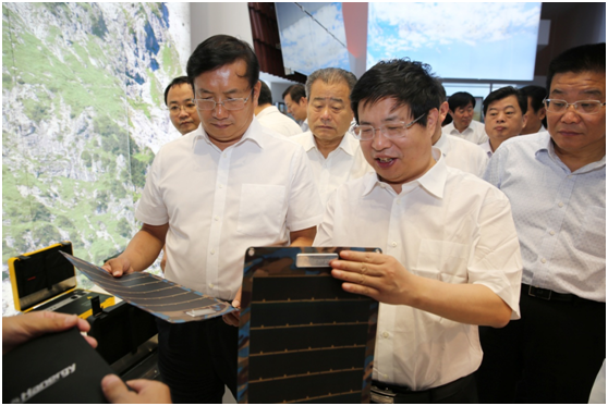 聊城市委書記徐景顏蒞臨漢能總部參觀調研