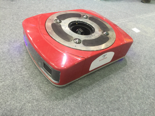 E-commerce retailer delivers on robotics