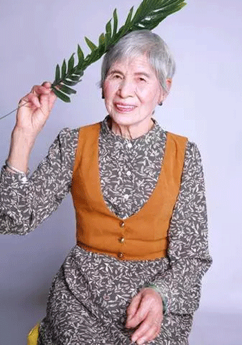 82-year-old fashionista inspires youth