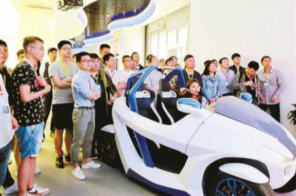 PhDs give Chongqing thumbs up