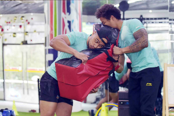 Chongqing rugby players promote sport in SW China