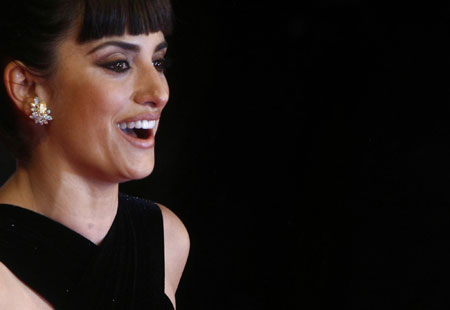 Penelope Cruz arrives for the 2009 BAFTA awards ceremony in London