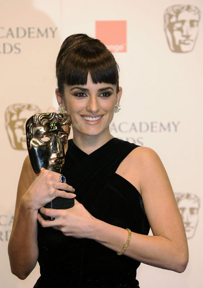 Penelope Cruz arrives for the 2009 BAFTA awards ceremony in London