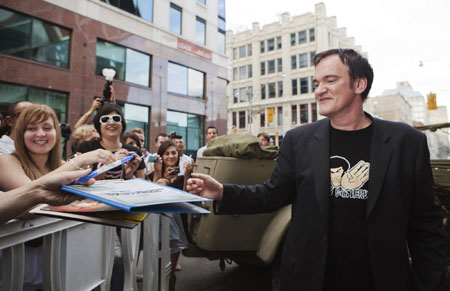 Tarantino and Roth arrive for a screening of new film