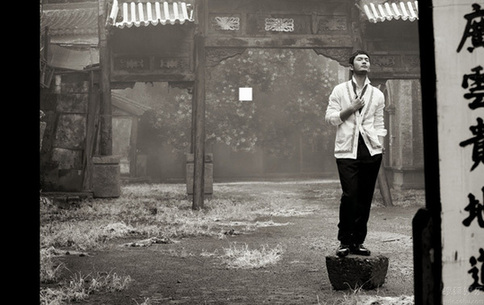 Huang Xiaoming's high profile in Men's style