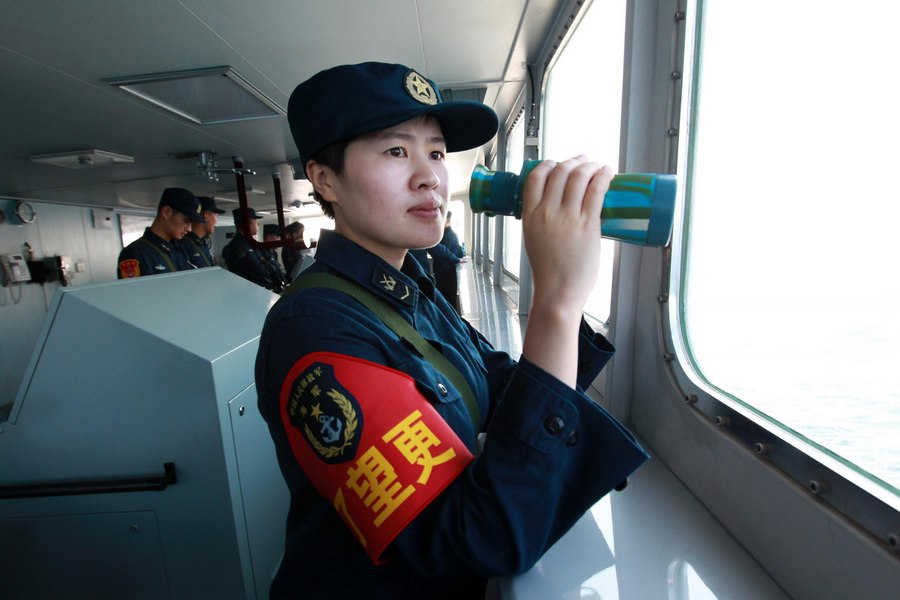 Chinese navy conducts formation exercises