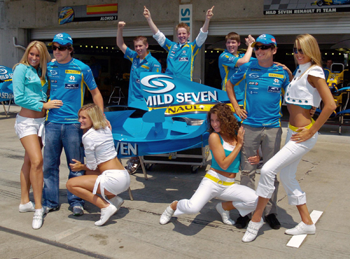 Alonso and F1 beauties