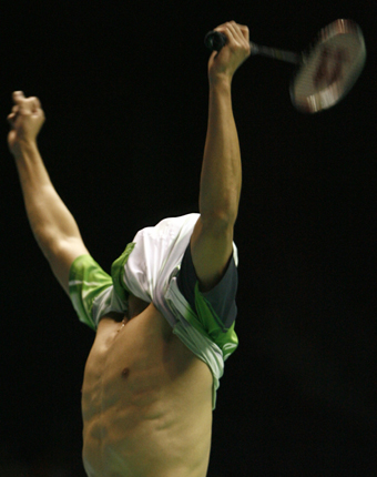 Lin Dan wins badminton world title