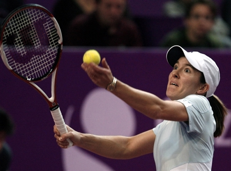 Henin labor past 2nd round of Paris Open