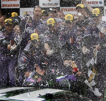 Hamlin holds off Gordon for first win of season