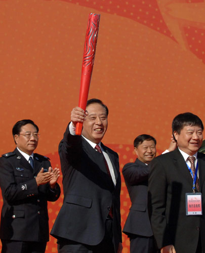 Asiad torch relay continues in NE China's Changchun