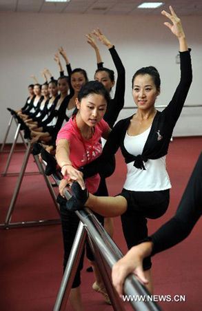 Volunteers for Asian Games receive training