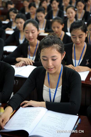 Volunteers for Asian Games receive training