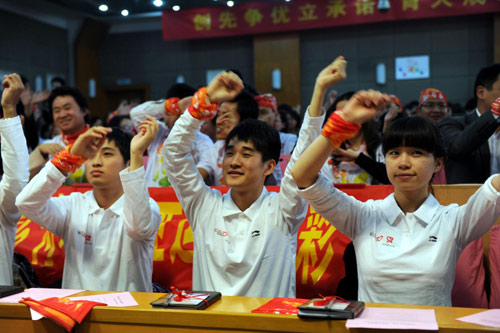 Volunteers take oath before heading for Games