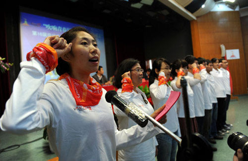Volunteers take oath before heading for Games