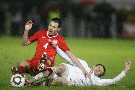 Serbia plays friendly match with Poland ahead of Cup