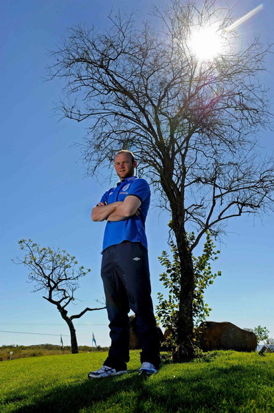 Rooney breaks for photo-op