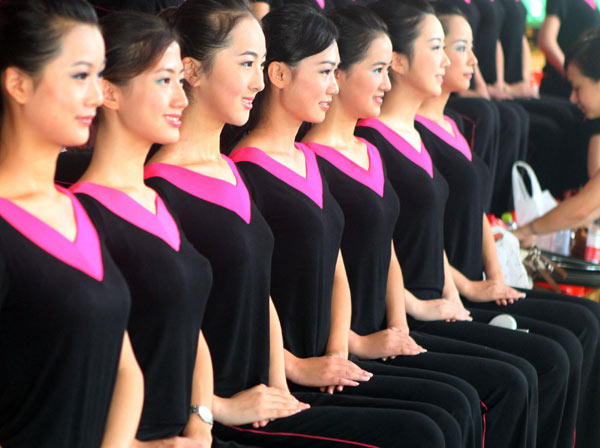 About 275 volunteer hostesses, mainly university students in Zhejiang province, have undergone a week-long professional training program for the games. The hostesses will serve in medal awarding ceremony, and guest reception and guiding during the 9-day event, to be held from Oct 11-19. Hostesses trained for 8th National Para Games