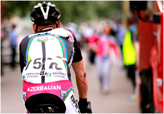 Jakub pedals on to win stage two at Qinghai despite massive pileup