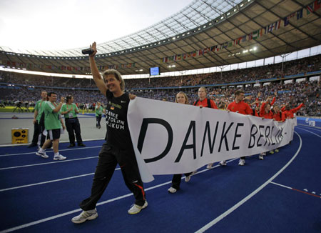 China wins marathon gold, world championships closes