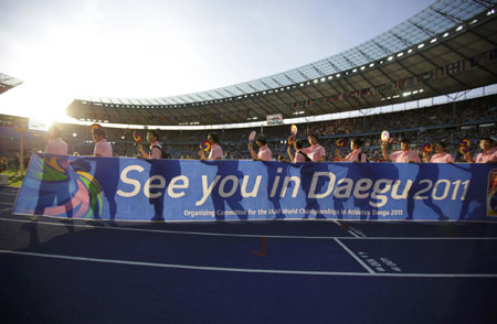 China wins marathon gold, world championships closes