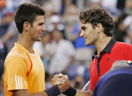 Federer beats Djokovic to set up Del Potro final