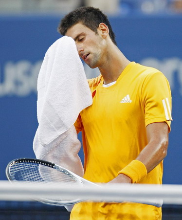 Beaten Djokovic rues missed opportunities against Federer