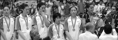 With aura diminishing, volleyball coach under fire