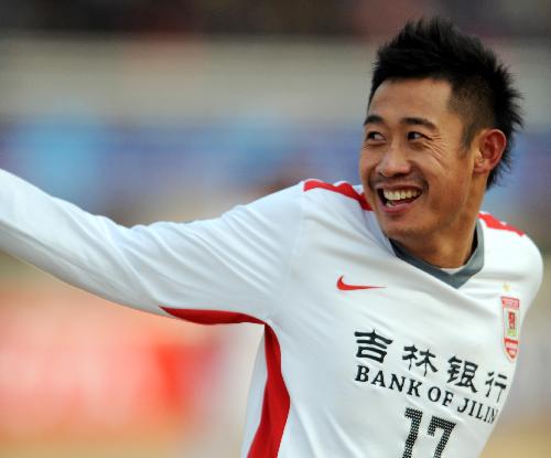 Chinese soccer team roars in 9-0 whitewash