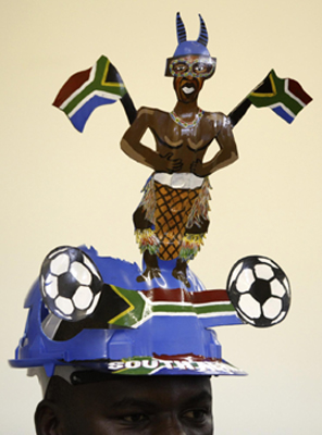 Makarapa becomes popular besides vuvuzela at World Cup