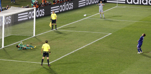 Paraguay beats Japan 5-3 on penalties at World Cup