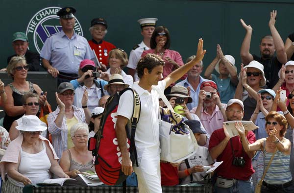 Federer loses to Berdych in Wimbledon quarters