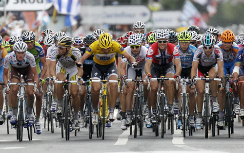 Chavanel wins Tour de France 2nd stage
