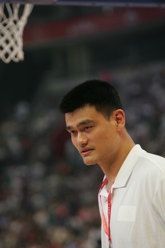 Yao charity game staged in Beijing