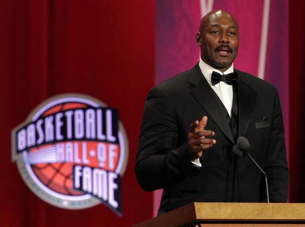 Malone, Pippen inducted into basketball Hall of Fame