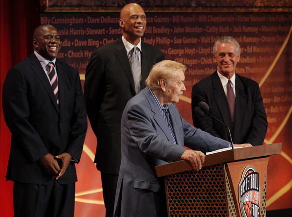 Malone, Pippen inducted into basketball Hall of Fame