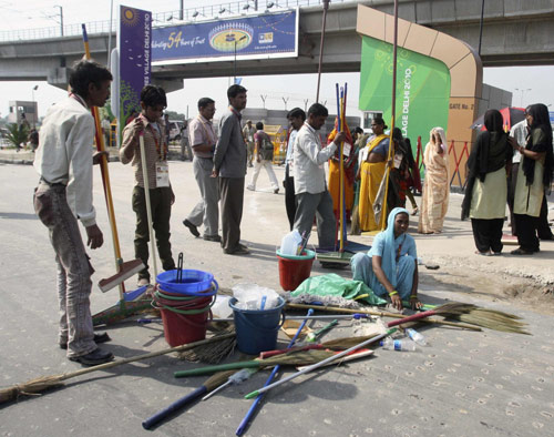 Athletes set to arrive as things look up for Delhi