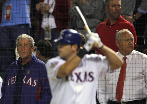 Ceremonial first pitch by the Bushes