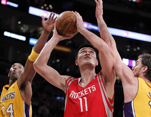 Injured Yao Ming to miss at least two more weeks