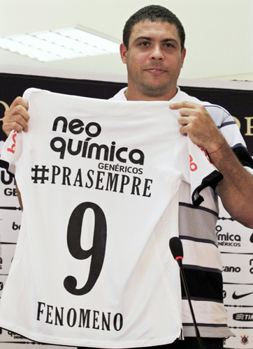 Tearful Ronaldo announces retirement from football