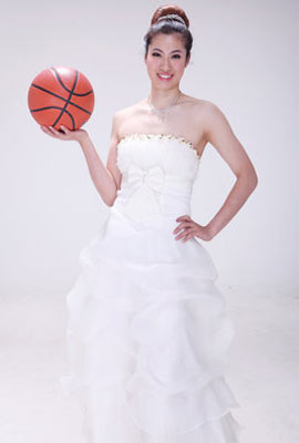Basketballers ditch uniforms for glam photo shoot Basketballers ditch uniforms for glam photo shoot