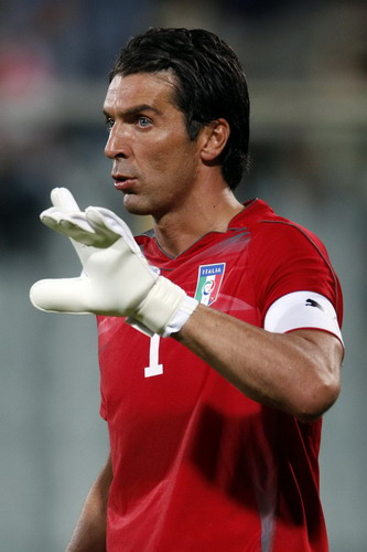 Italy's goalkeeper Gianluigi Buffon gestures during their Euro 2012 qualifying soccer match against Slovenia at the Artemio Franchi stadium in Florence Sept 6, 2011. Italy qualify for Euro 2012 with win over Slovenia