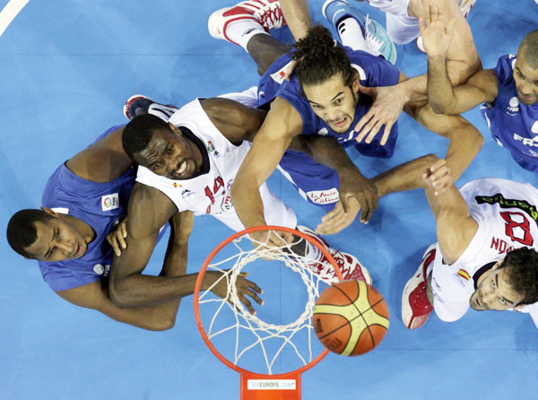 Spain retain European basketball title Spain retain European basketball title