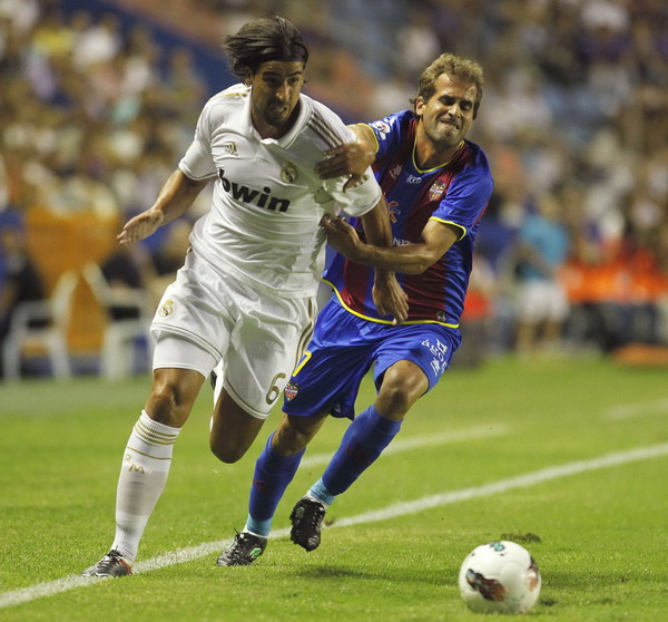 Ten-man Real crash to shock defeat at Levante Ten-man Real crash to shock defeat at Levante