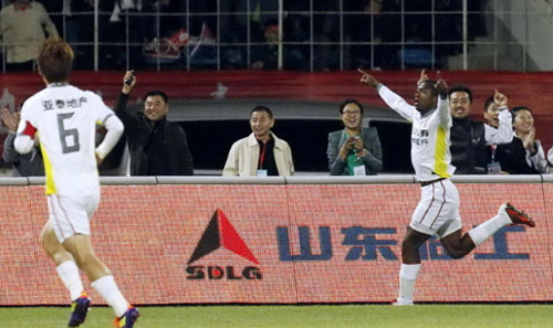 Chinese Super League club Changchun Yatai defeated visiting giant Guangzhou Evergrande 2-1 in front of a home crowd, ending the league leader's unbeaten 24 game record and costing a red card for their skipper Zheng Zhi. Guangzhou suffers first loss in 24 games