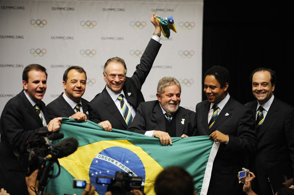 Rio de Janeiro does not need foreign funding to stage the 2016 Games after abandoning plans to launch 'Olympic bonds' worth $2 billion to help finance infrastructure projects, the city's new Olympics czar said on Wednesday. Is Rio self-sufficient for 2016 Games?