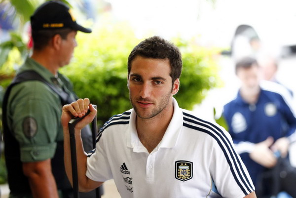 Argentina's national soccer team player Gonzalo Higuain arrives at their hotel in Puerto La Cruz Oct 10, 2011. S America geared up for world cup qualifying match