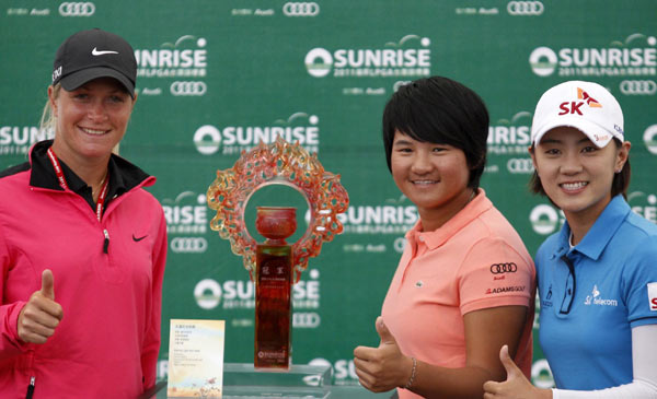 World number one Yani Tseng added another accolade to her glowing resume when she was named the LPGA Tour's player of the year on Tuesday for a second consecutive time. Tseng earns 2nd successive LPGA player of the year