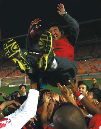 A domestic league championship isn't going to cut it. Xu Jiayin spent 500 million yuan ($78.7 million) this year to upgrade Guangzhou Evergrande, enough to help the team win its first Chinese Super League (CSL) title. China isn't big enough